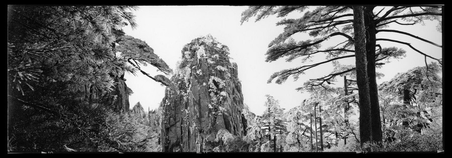  : Huang Shan China Snow in the sacred mountains of mist : Jay Colton Photography