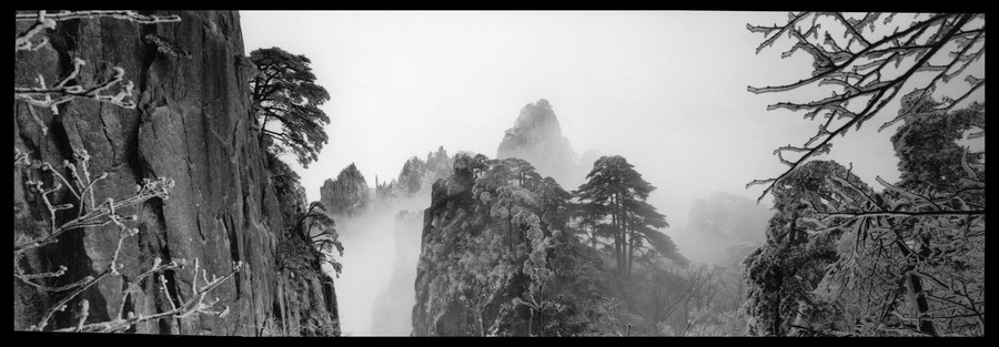  : Huang Shan China Snow in the sacred mountains of mist : Jay Colton Photography