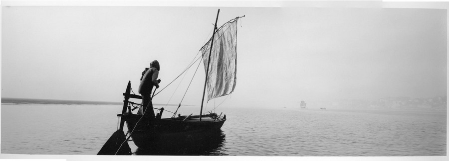 Drifting toward the light
 : Varanasi / Kashi City of light  : Jay Colton Photography